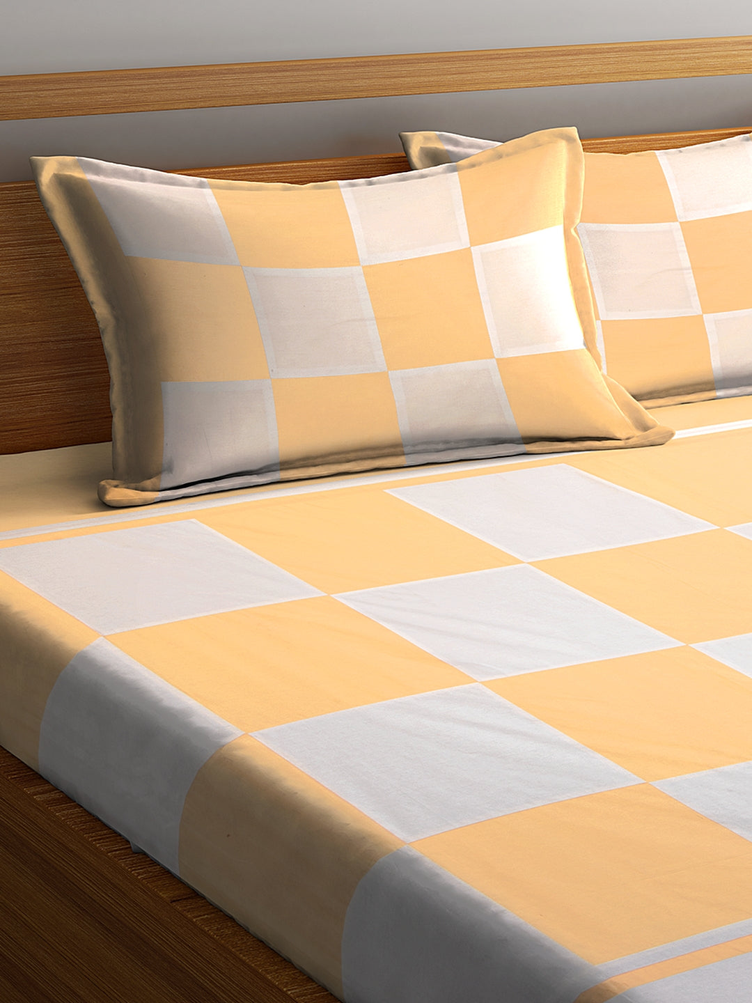 Off-White & Yellow Geometric 260 TC Cotton 1 King Bedsheet with 2 Pillow Covers
