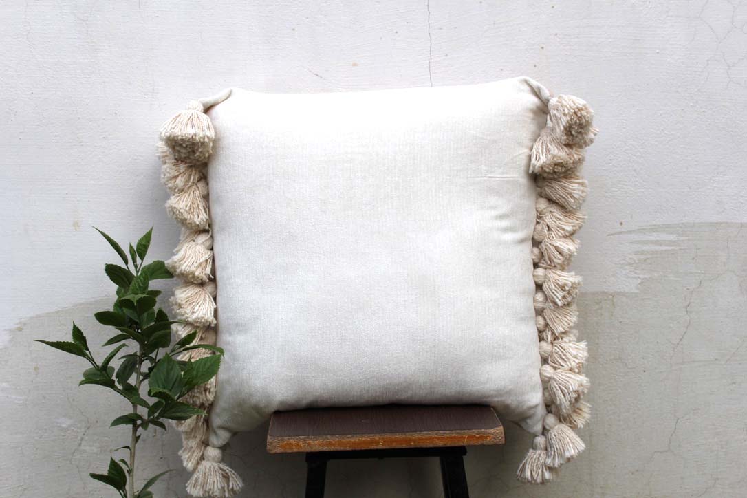 Set of  2 White Color 20X20 Chenille Cushion Cover with Tassels