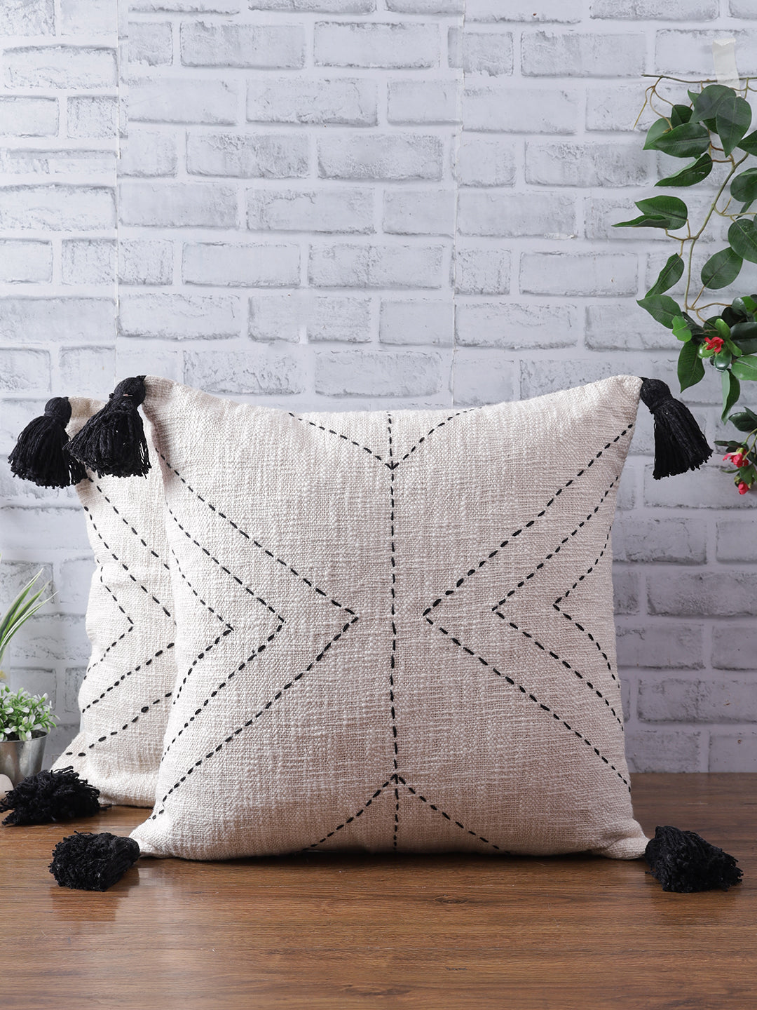 Set of 2 Handwoven Cotton Cushion Cover with tassels